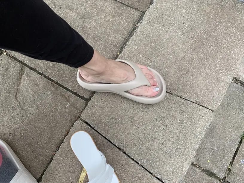 Customer photo review of The Snuggi Arch Support Thongs