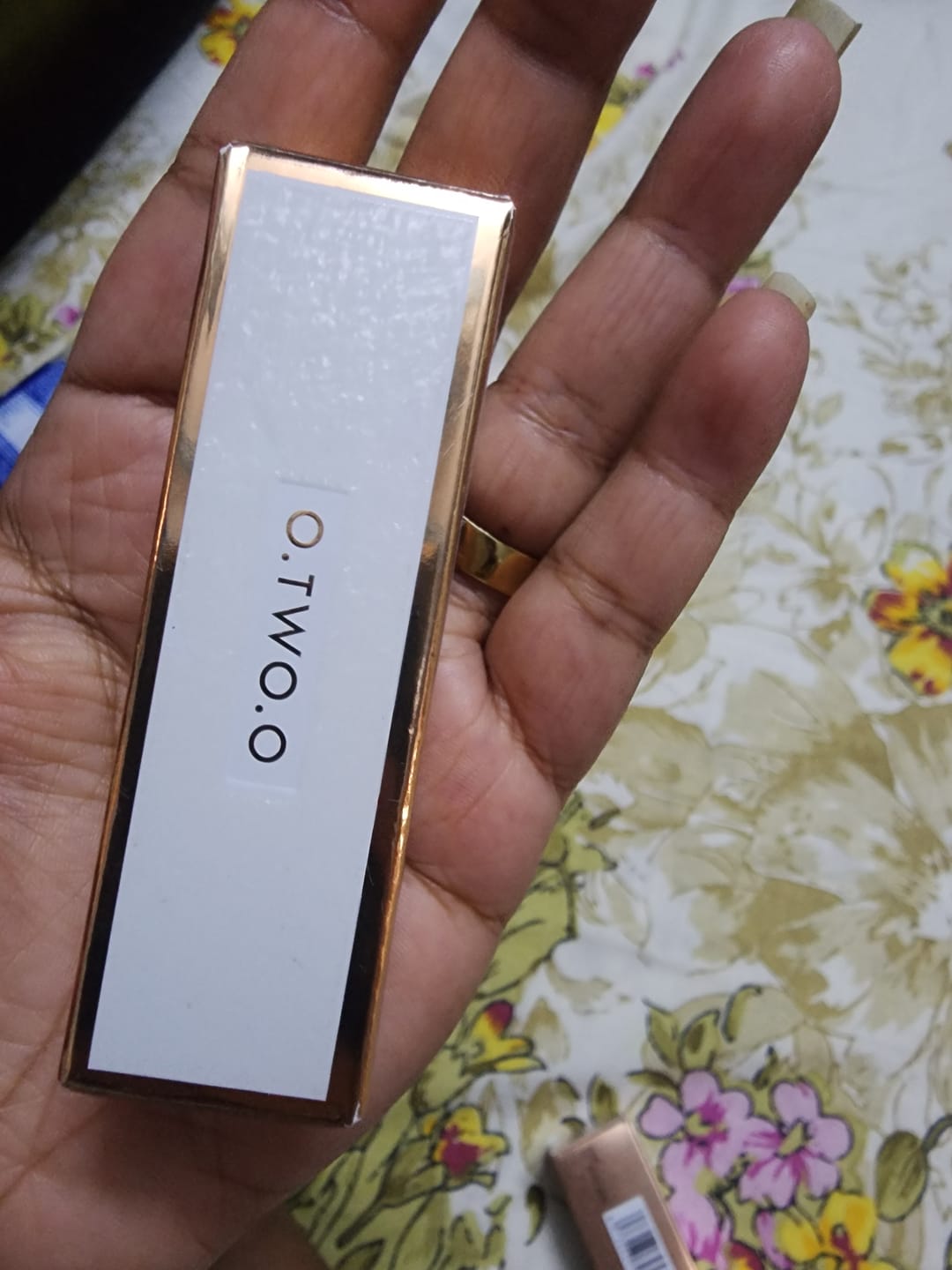 Customer photo review of O.TWO.O PLUMP SHINY CRYSTAL LIP GLOSS