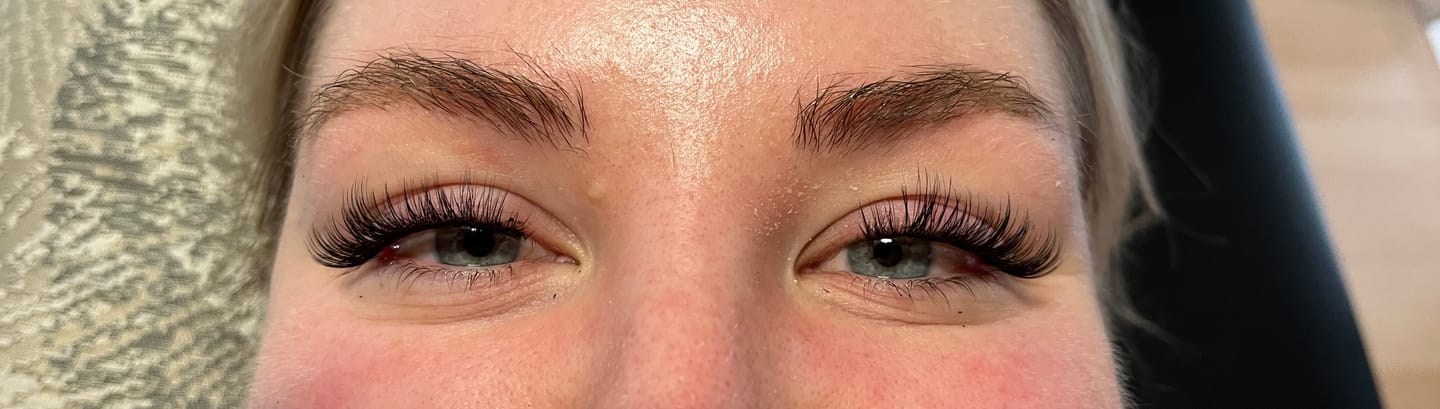 Customer photo review of Lash Bond & Seal - Black 10ml