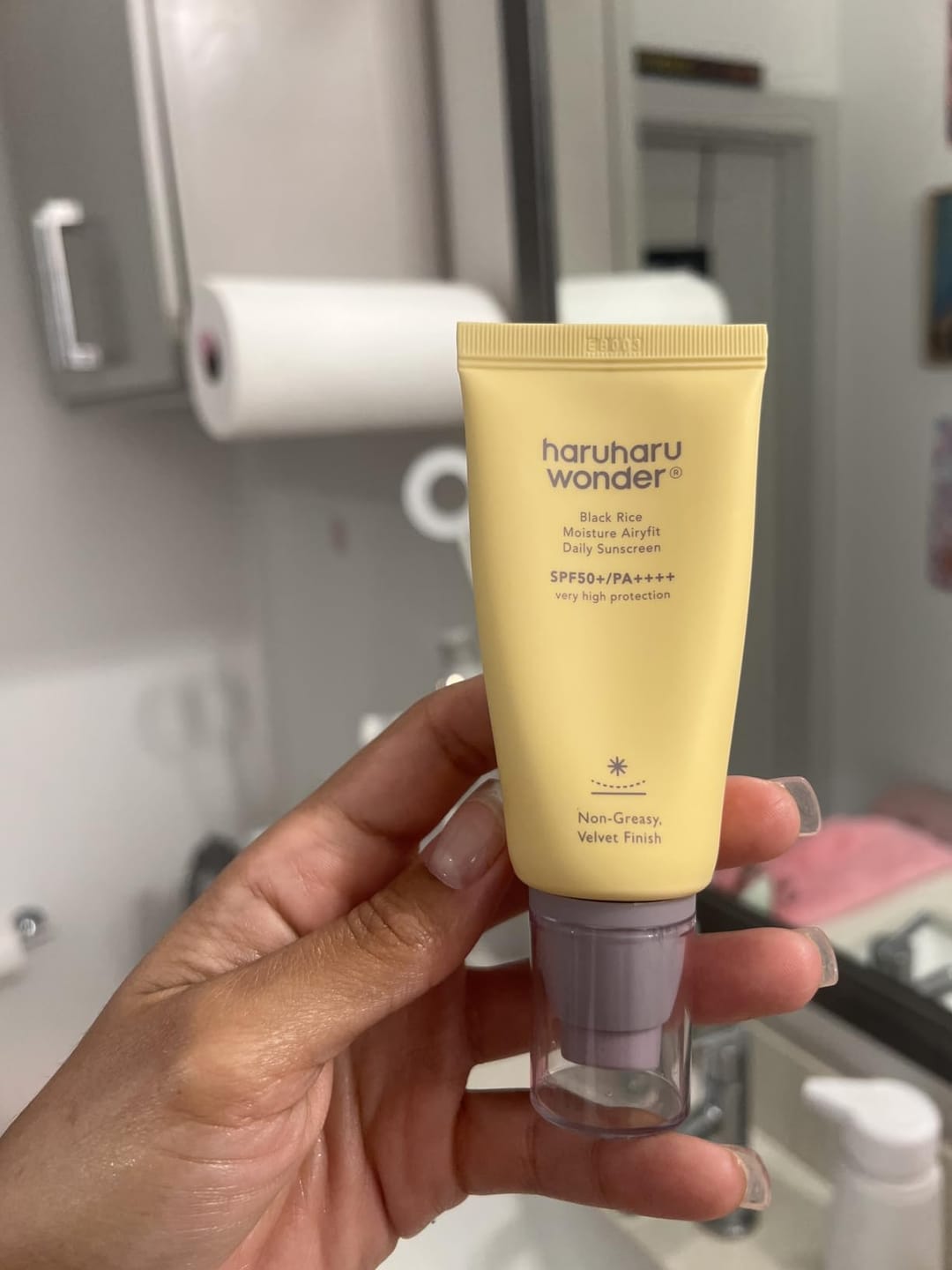 Customer photo review of BLACK RICE moisture airyfit daily sunscreen SPF50+ PA++++