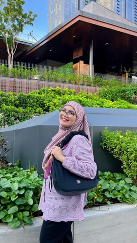 Customer photo review of Bertamu Square (Lavender)