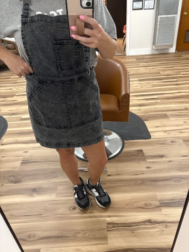 Customer photo review of Black Acid Washed Denim Apron