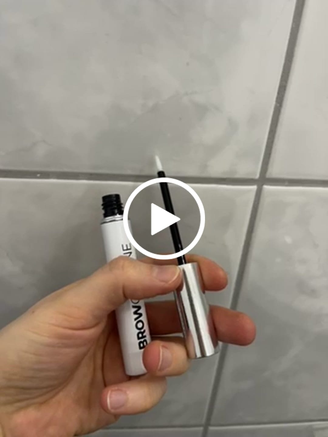 Customer video review of BROWCOCA!NE - Augenbrauenserum