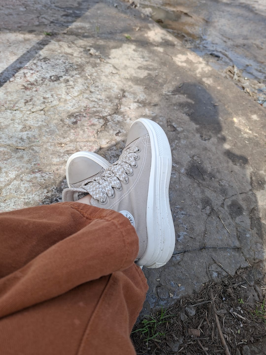 Customer photo review of Zapatillas Converse Chuck Taylor Move Hi Platform Beige