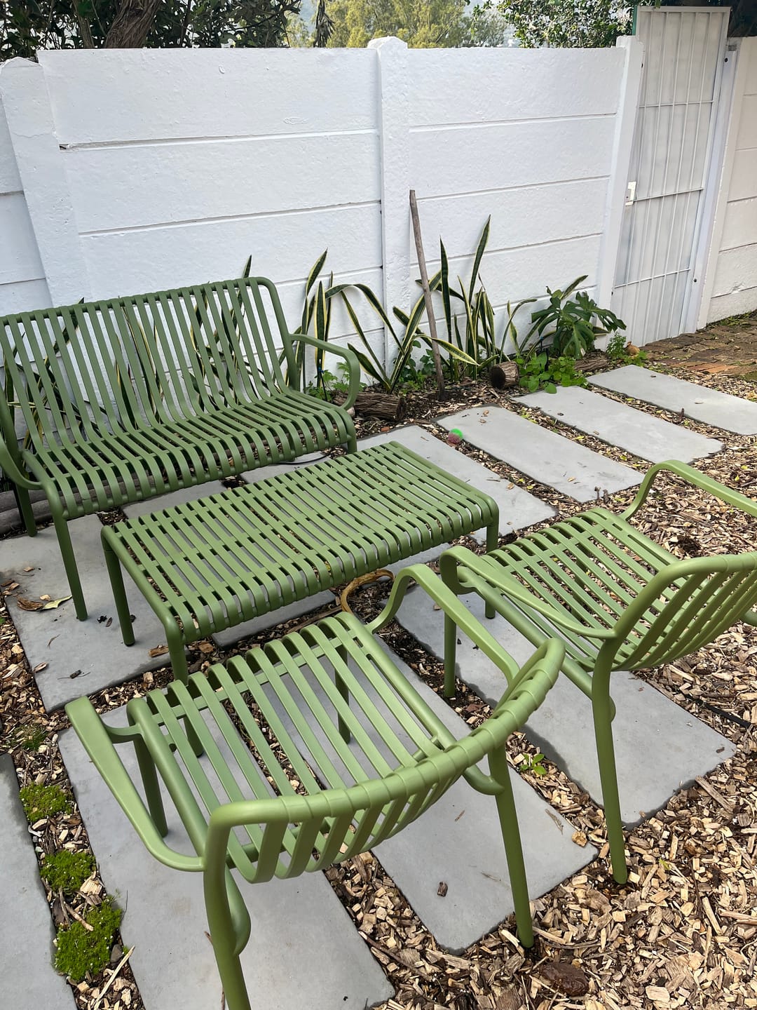 Customer photo review of Isabella 4-Piece Patio Set – Charcoal Grey| Olive Green