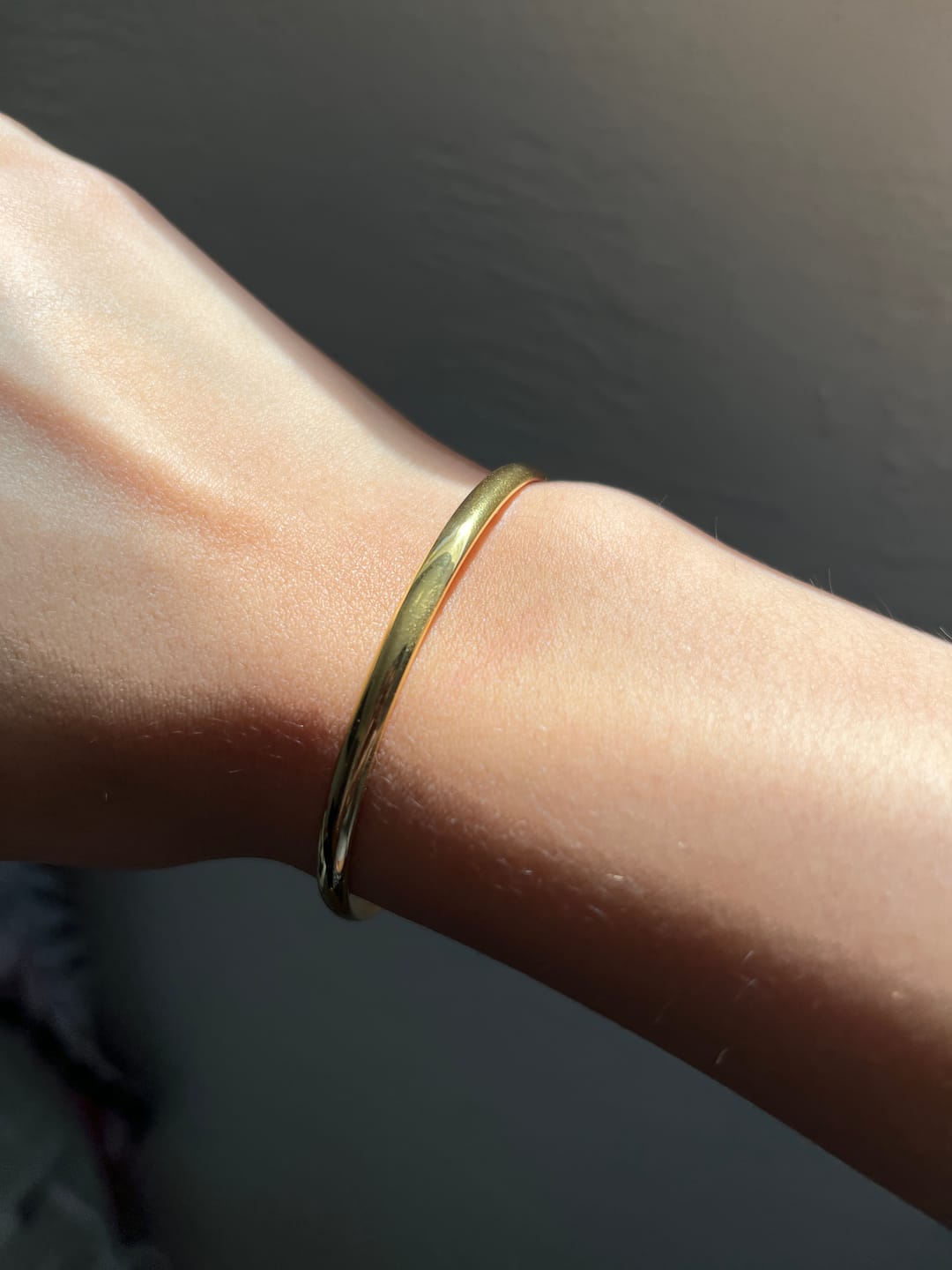 Customer photo review of Minimal Bangle Bracelet