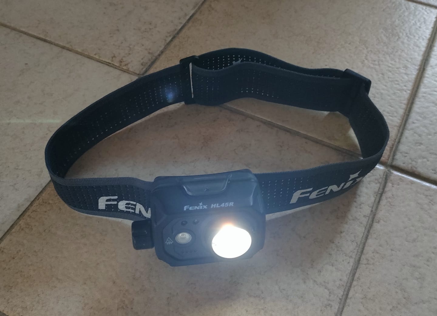 Customer photo review of Fenix HM23 V2.0 - Lampe frontale ultralégère polyvalente - 300 lumens