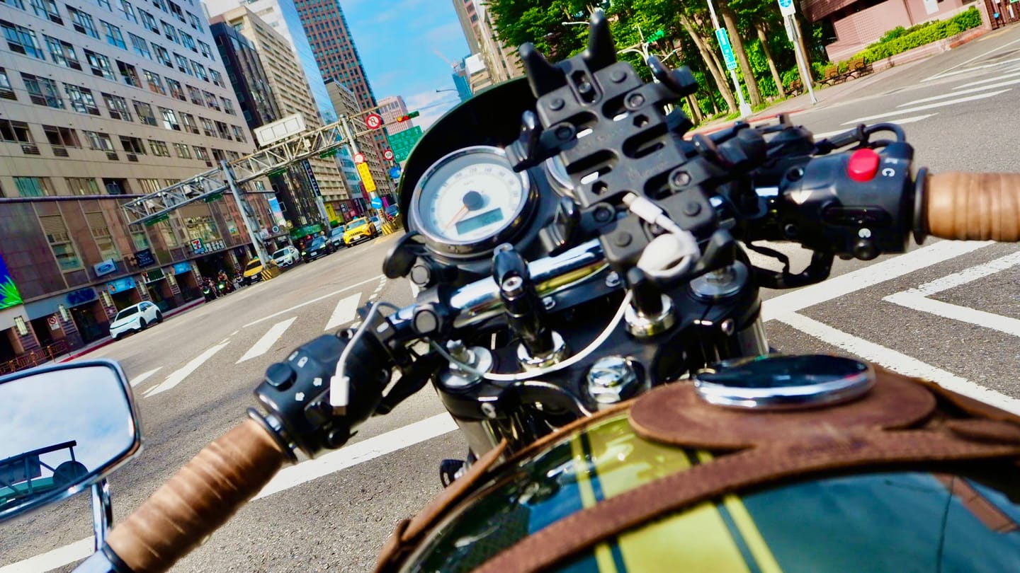 Customer photo review of tank strap right side fuel inlet