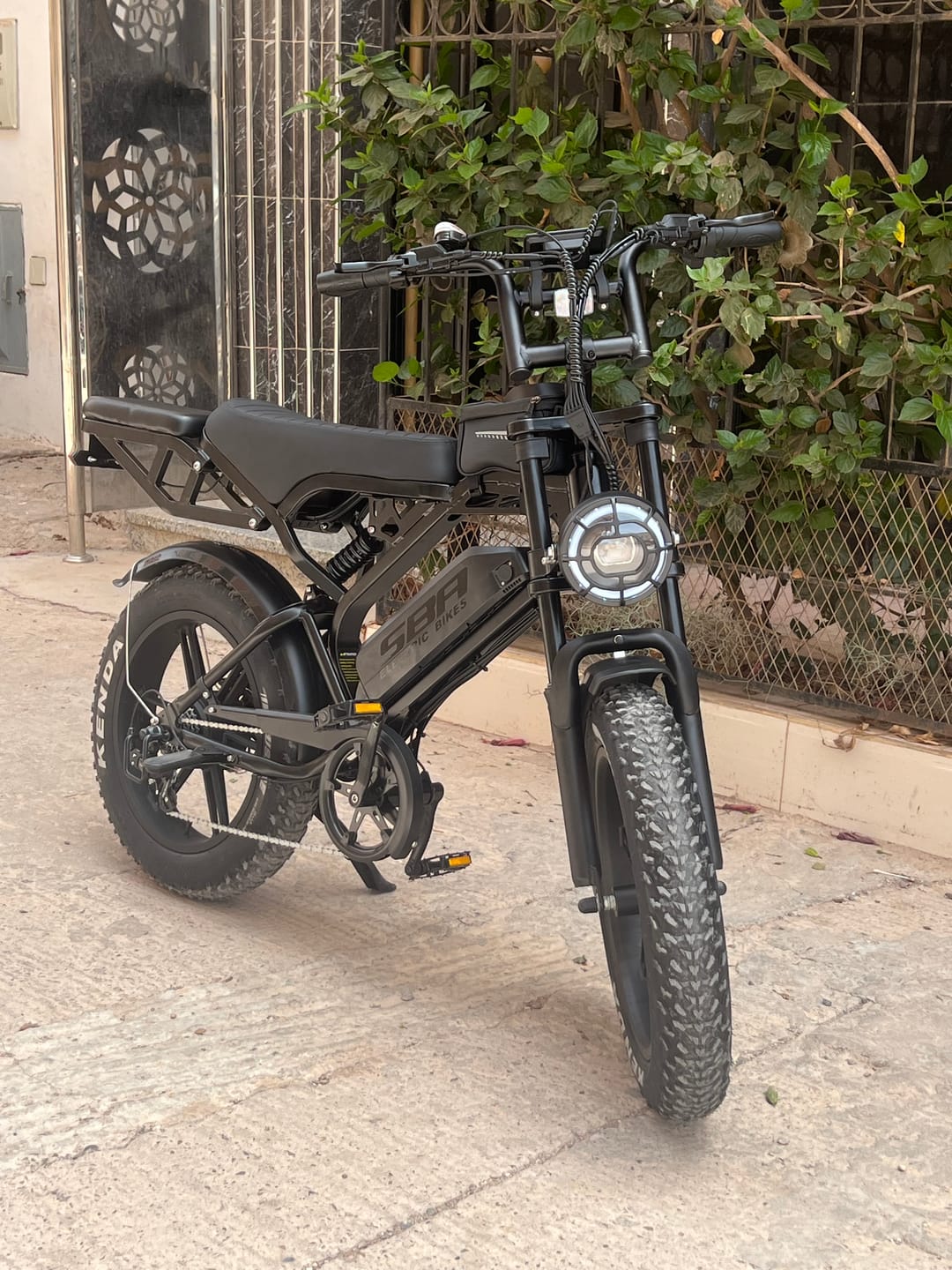 Customer photo review of S8 Vintage Vélo électrique de route 500W, Ebike 48V 15Ah avec batterie au lithium amovible, autonomie de 50 km, pneu large tout-terrain de 20 pouces.