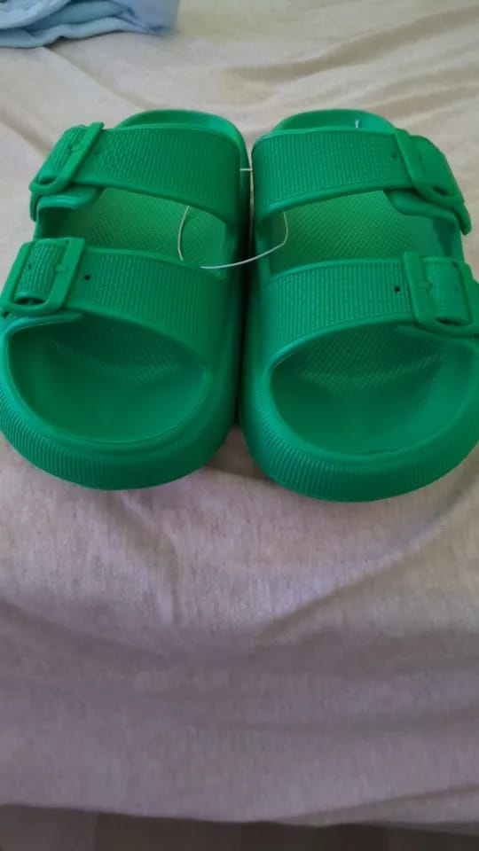 Customer photo review of The Snuggi Arch Support Thongs