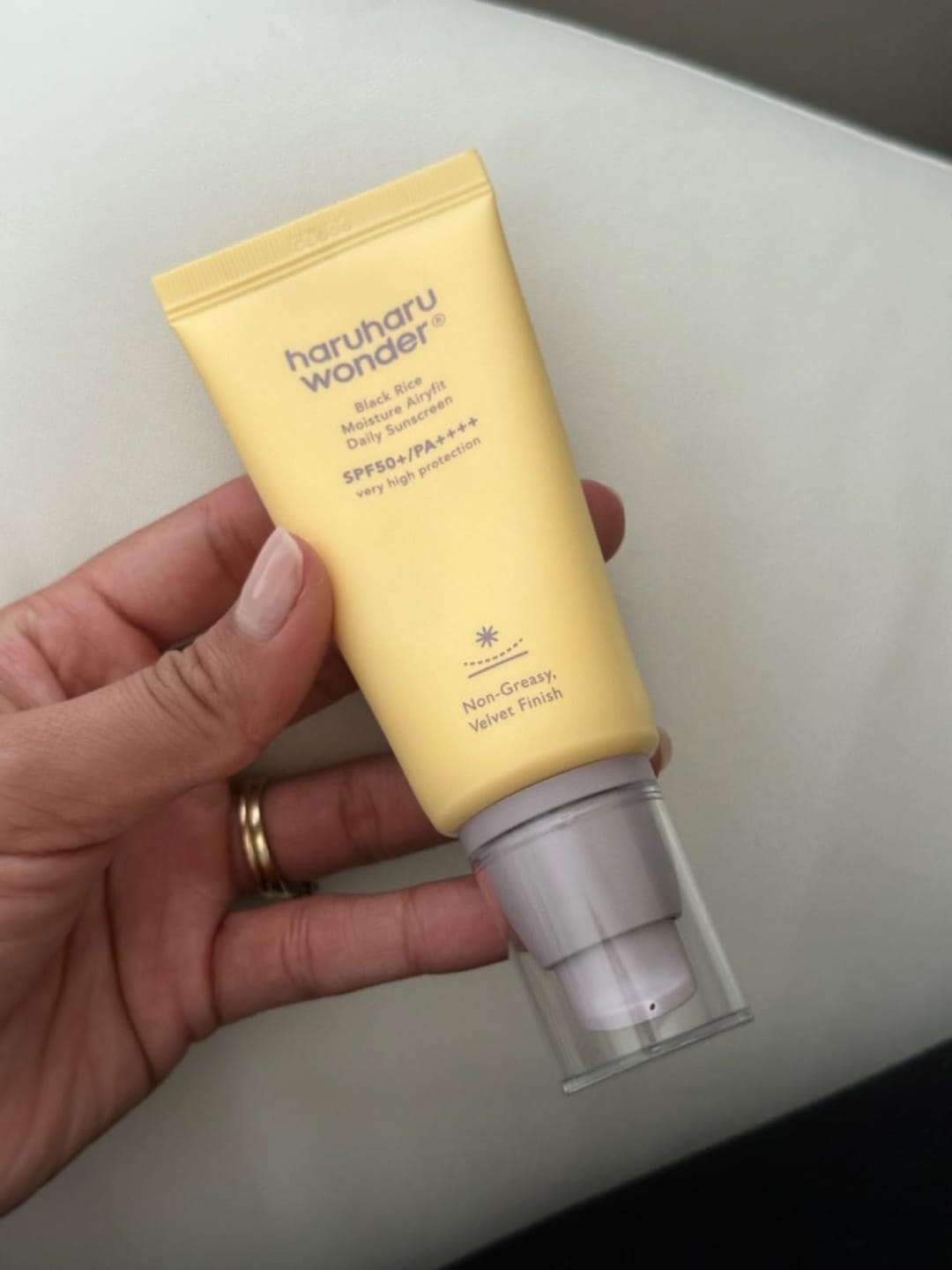 Customer photo review of BLACK RICE moisture airyfit daily sunscreen SPF50+ PA++++