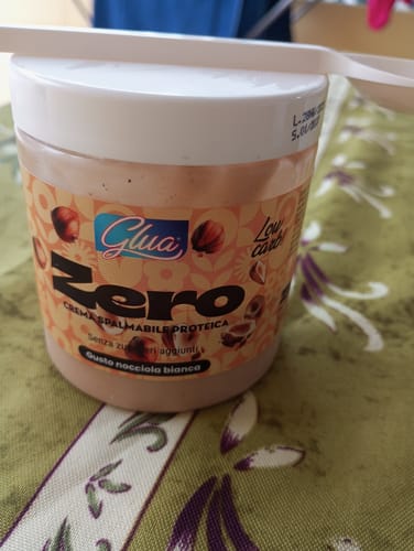 Customer photo review of Crema proteica gusto nocciola bianca