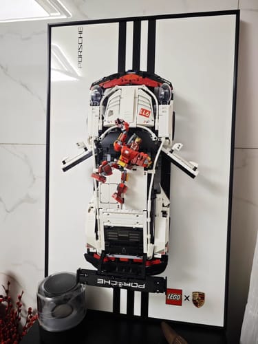 Customer photo review of LED Wall Display Frame for LEGO® Technic F1 Porsche 911 RSR 42096 Showcase