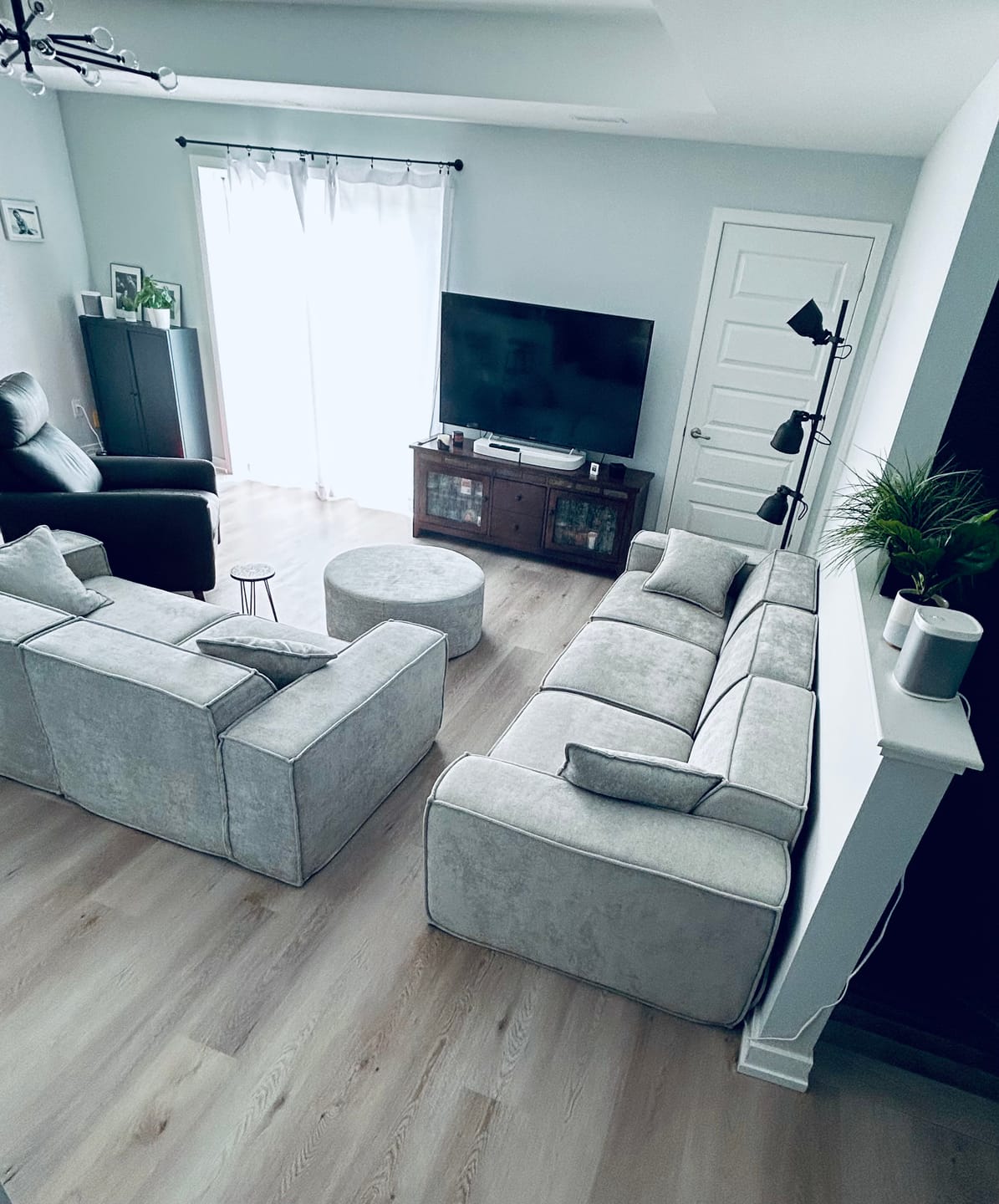 Customer photo review of C8 Round Pouf Ottoman