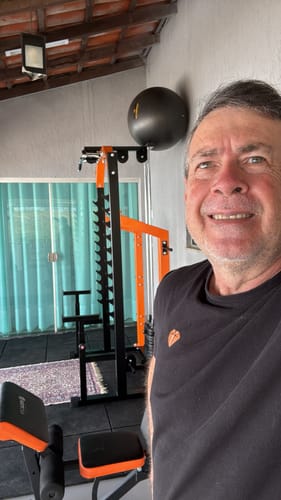 Customer photo review of Kit 1 Estação De Musculação Mega Rack Full Com Polia Móvel Flutuante 82Kg