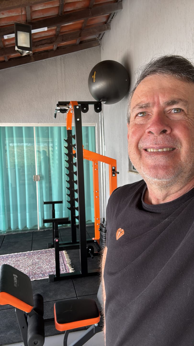 Customer photo review of Kit 1 Estação De Musculação Mega Rack Full Com Polia Móvel Flutuante 82Kg