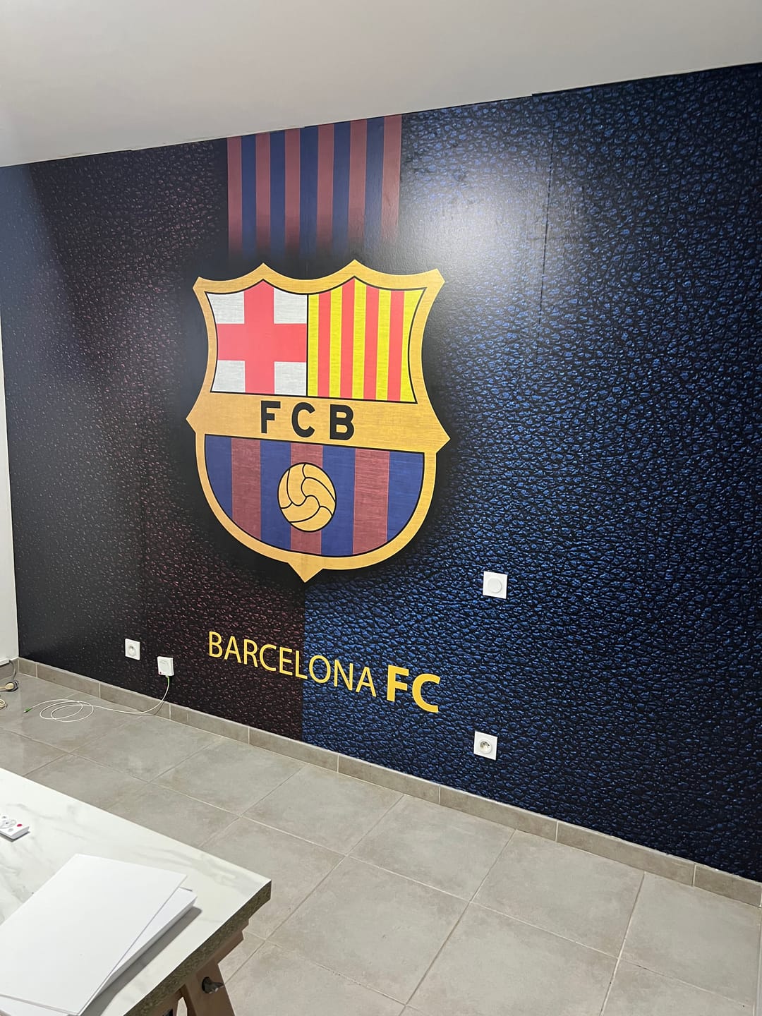 Customer photo review of Papier peint foot - logo FC BARCELONE deco Barca