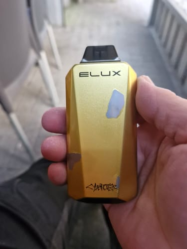 Customer photo review of ELUX - CyberOver - 15000 Bouffées - 2% de nicotine - Puff Jetable / Disposable