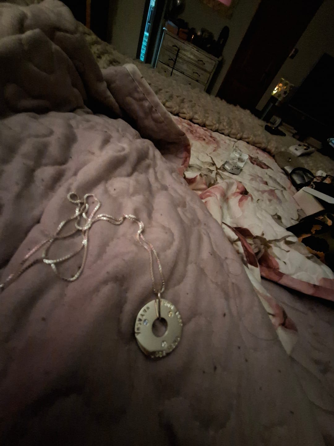 Customer photo review of Collar De Plata Con Colgante Personalizable y Circón - Leonor