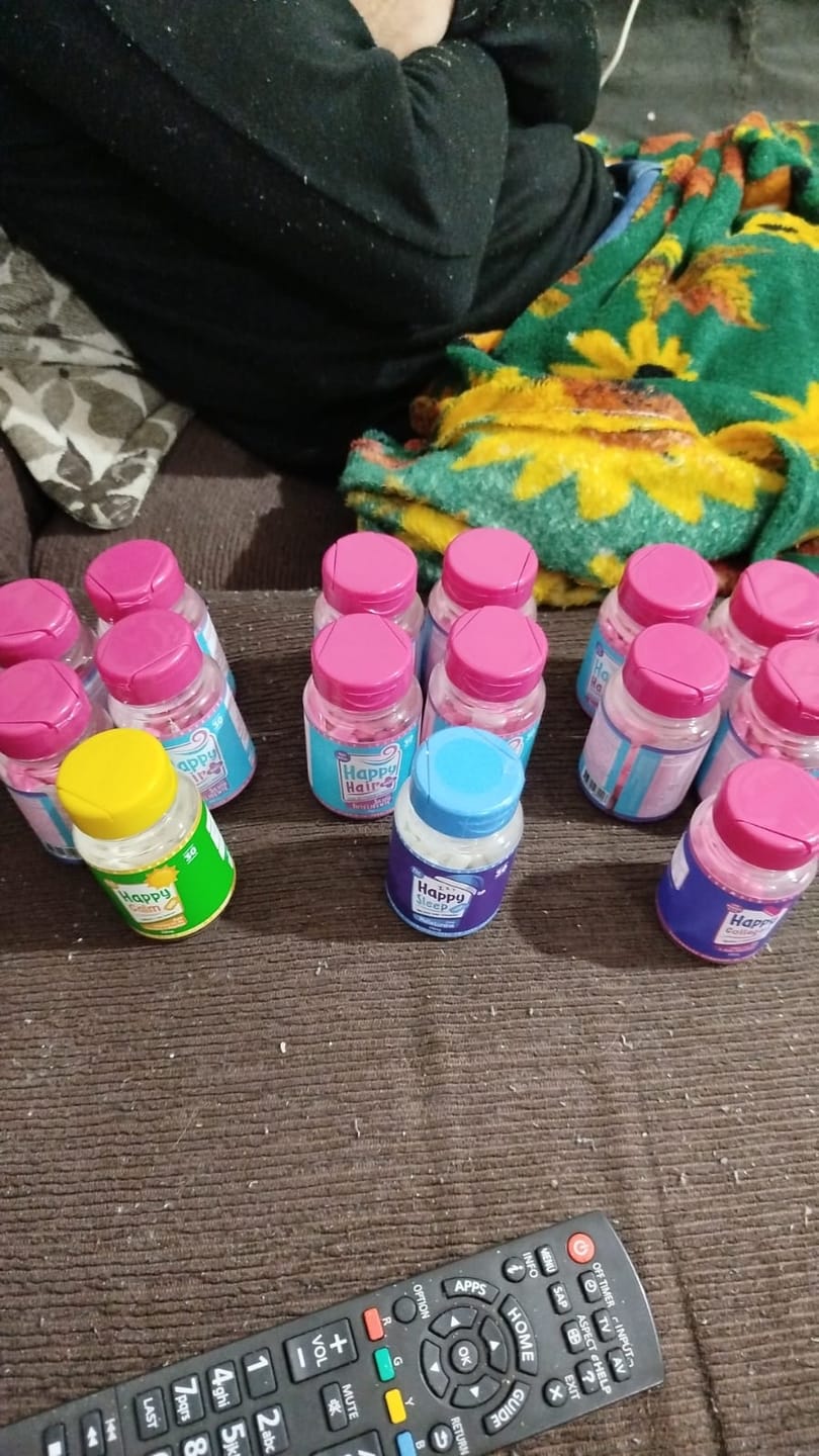 Customer photo review of Happy Hair 6 Potes + 6 Potes Grátis + 1 Melatonina + 1 Colágeno + 1 Happy Calm (Total 15 Potes)