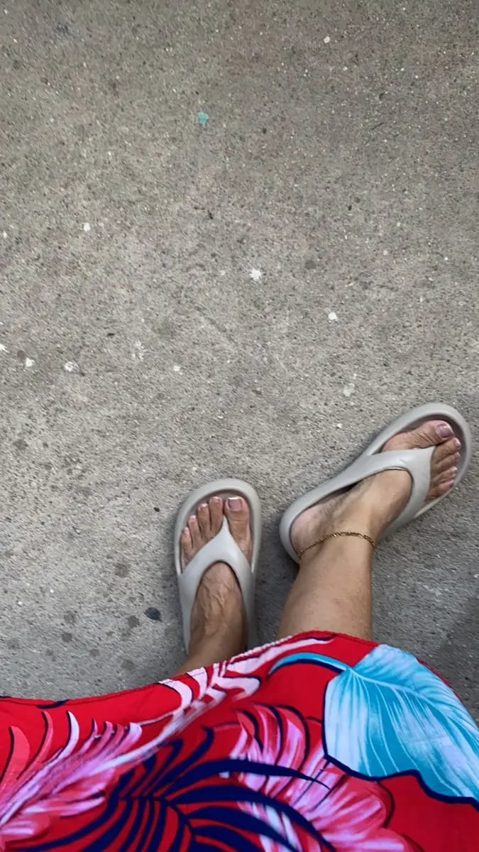 Customer photo review of The Snuggi Arch Support Thongs