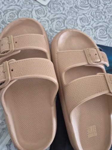 Customer photo review of The Snuggi Arch Support Thongs