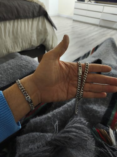 Reseña con foto de un cliente sobre Cadena Cuban Link 8mm