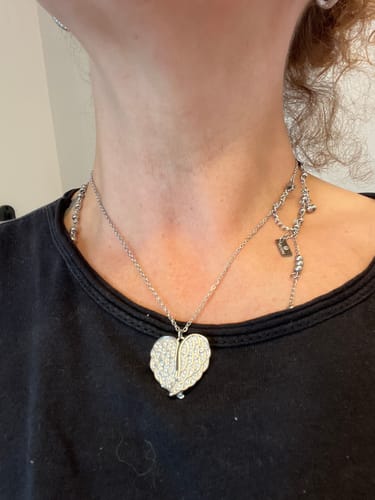 Emanuela C. review of Collana Libro con frase di Sally Vasco ✦ La vita è un Brivido che Vola Via image 1 out of 1