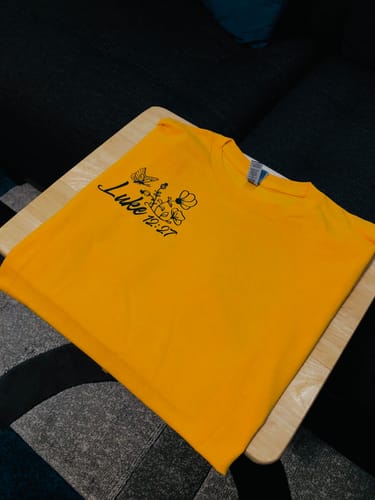 Customer photo review of Gildan Heavy Cotton T-shirt (Small to XLarge)