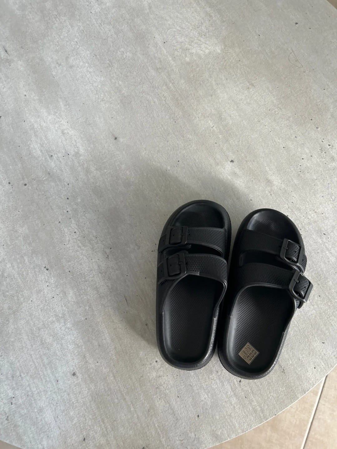 Customer photo review of The Snuggi Arch Support Thongs