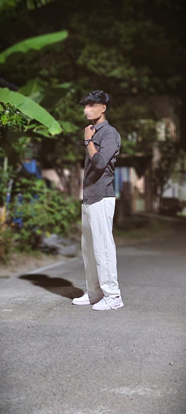 Customer photo review of White Denim Solid Baggy Fit Jeans