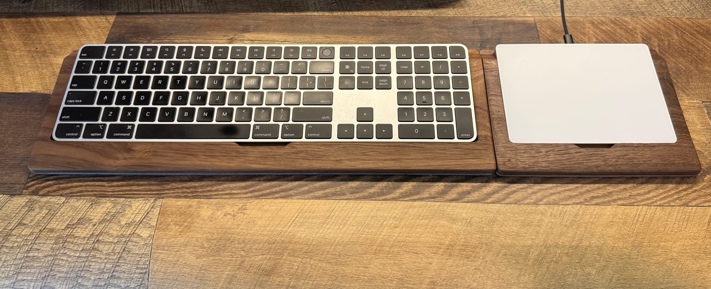 Customer photo review of Apple Magic Keyboard Tray Walnut (Aluminium Base Plate + Felt)