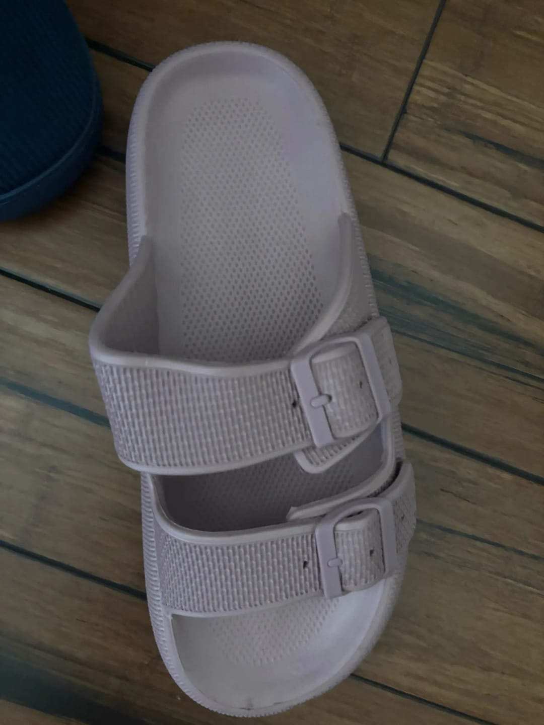 Customer photo review of The Snuggi Arch Support Thongs