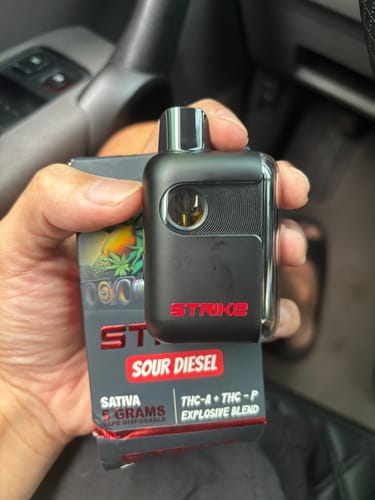 Customer photo review of STRIKE THC-A EXPLOSIVE BLEND 5G VAPE DISPOSABLE  SOUR DIESEL -  SATIVA