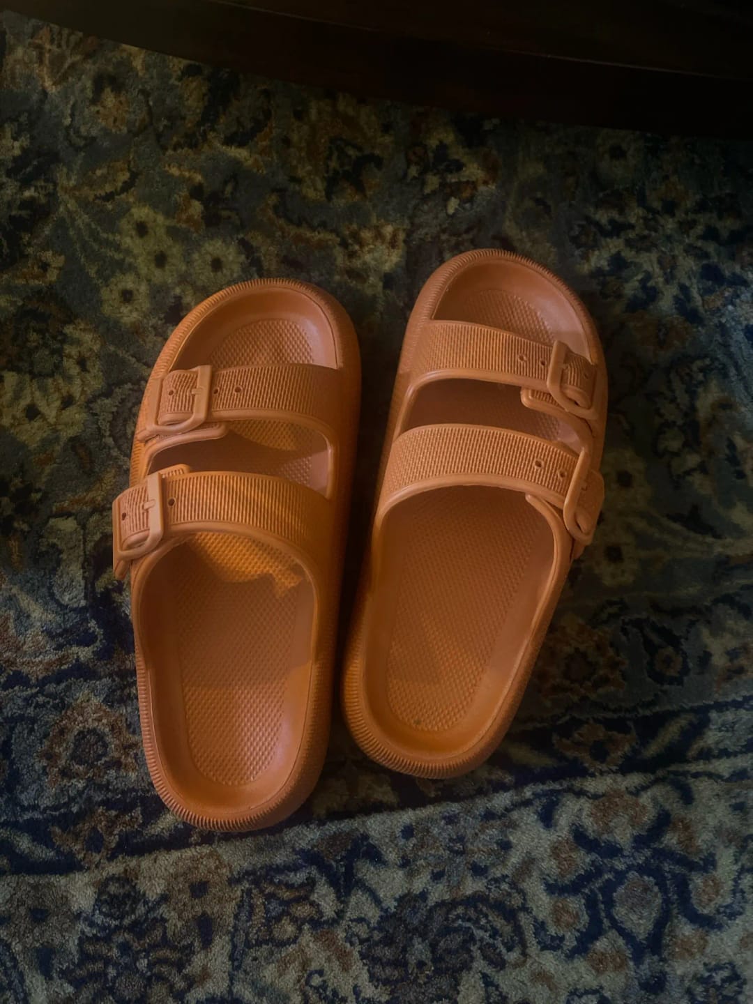 Customer photo review of The Snuggi Arch Support Thongs