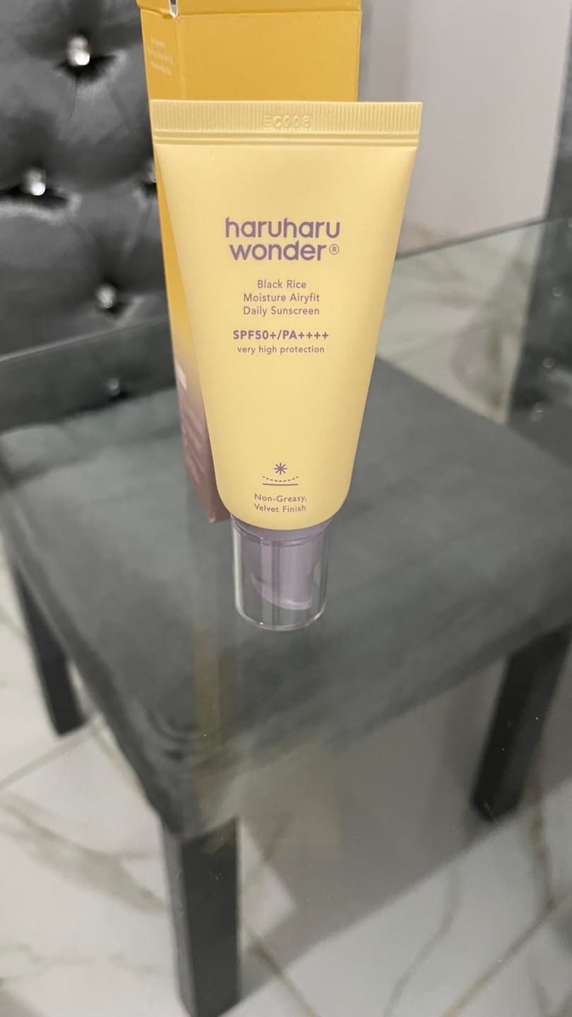 Customer photo review of BLACK RICE moisture airyfit daily sunscreen SPF50+ PA++++