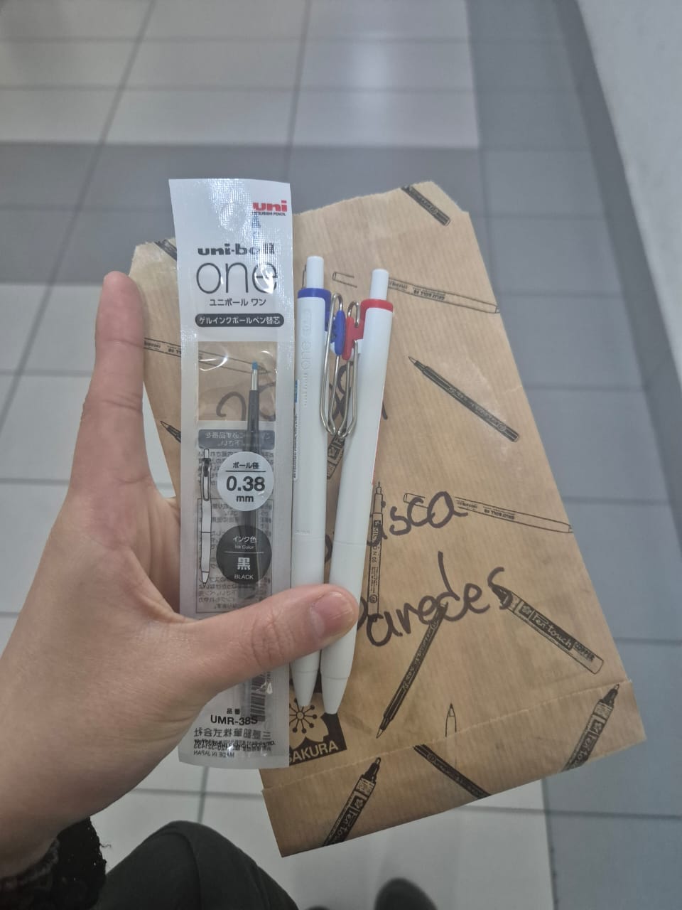 Customer photo review of Uni-ball One - Bolígrafo Tinta Gel de Colores 0,5 mm