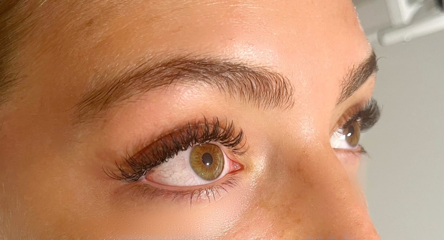 Customer photo review of Flat Lashes