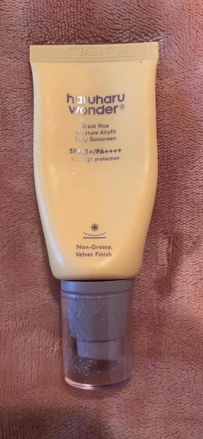 Customer photo review of BLACK RICE moisture airyfit daily sunscreen SPF50+ PA++++
