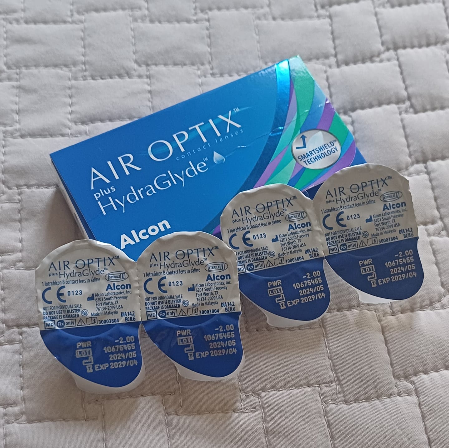 Customer photo review of Lentes de Contato Air Optix Plus HydraGlyde