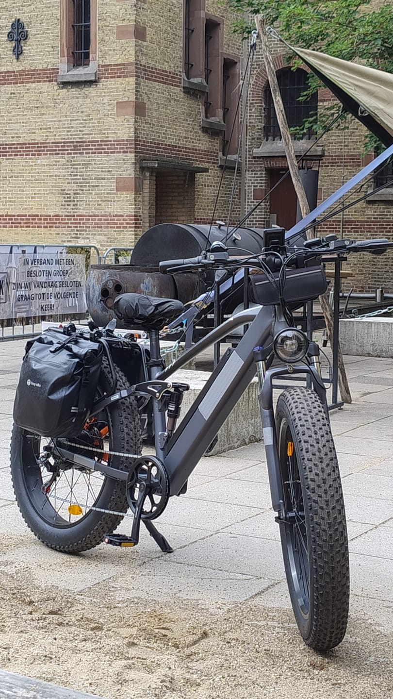 Customer photo review of Vakole CO26 750W 26" Fat Bike 768Wh Full Suspension E-Mountain Bike 48V 16Ah Battery