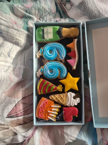 Customer photo review of Birthday Balloon Deluxe Biscuit Box