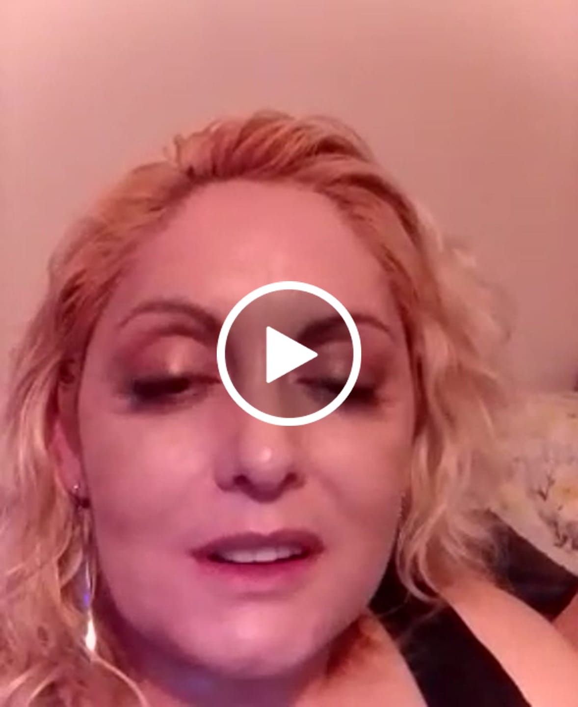 Customer video review of Anti-Muffin-Top Flowy Tank Top