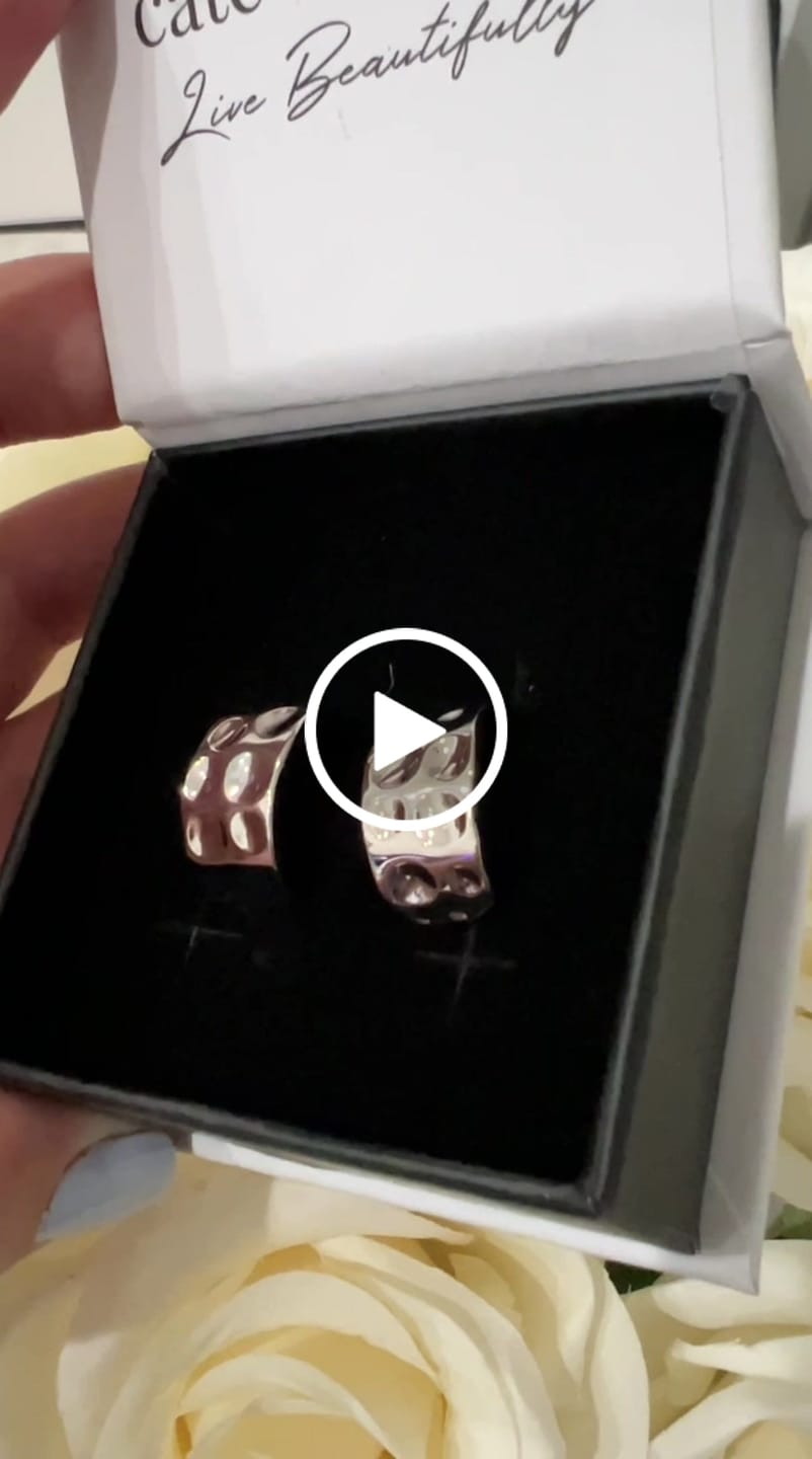 Customer video review of Shae 18k White Gold Plated Semi-Hoop Curved Stud Earrings