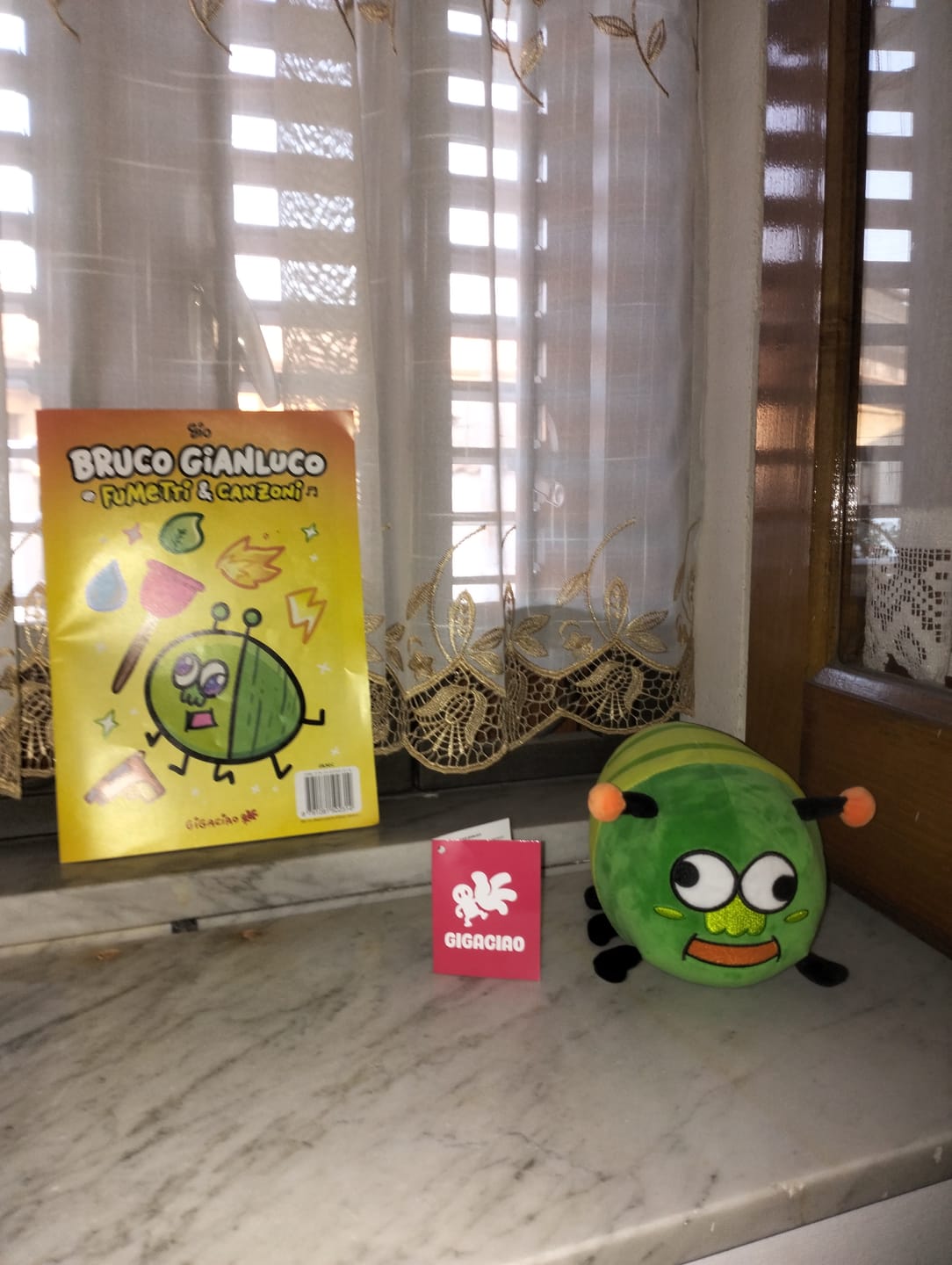 Customer photo review of Peluche Bruco Gianluco + Albo Fumetti e Canzoni!