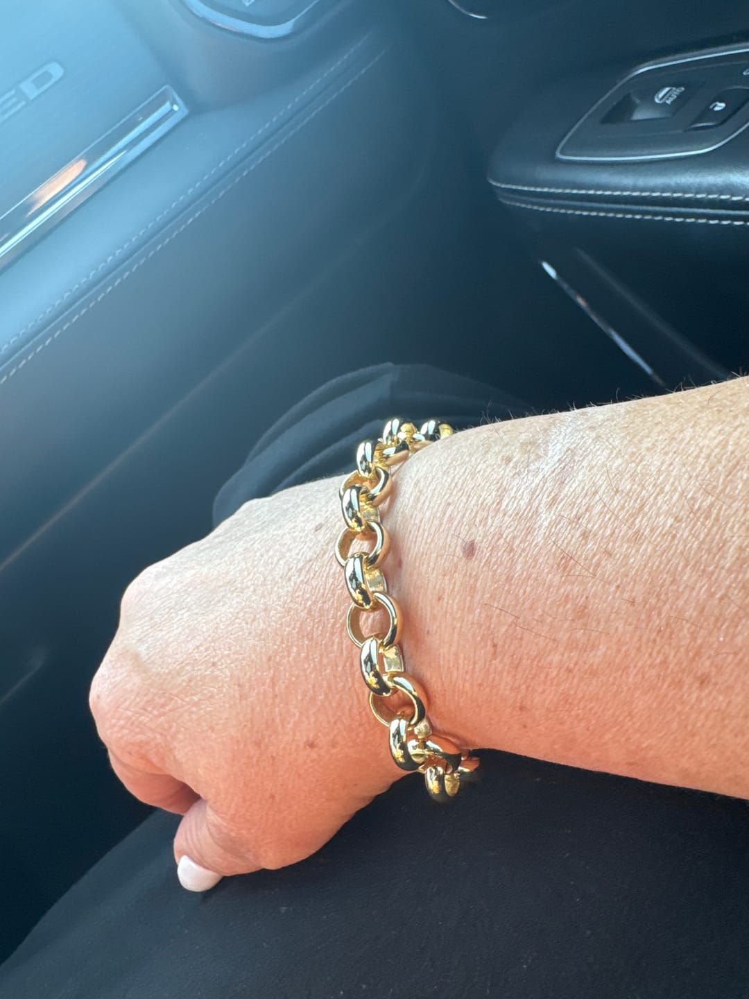 Customer photo review of Maximalist Rolo Bracelet