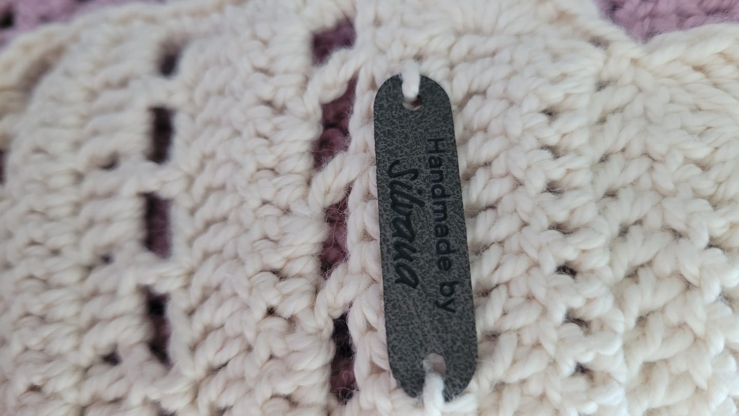 Customer photo review of Kunstleder Labels mit eigenem Schriftzug, verschiedene Farben