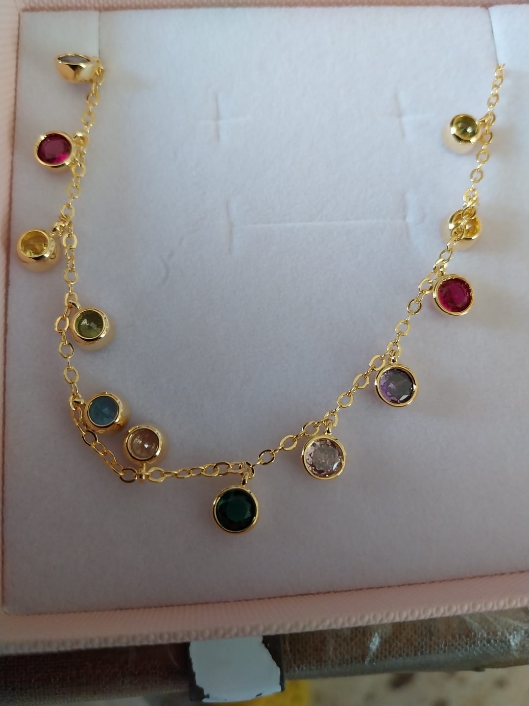 Customer photo review of Collana con  ciondoli pendenti colorati