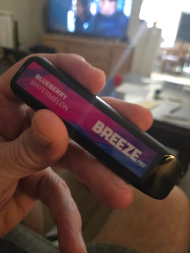 Customer photo review of Breeze Pro Disposable Vape