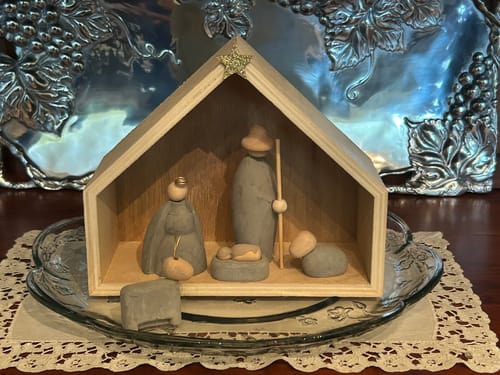 Customer photo review of LAST ONE -Wood and Concrete Figurine Nativity Decor 2